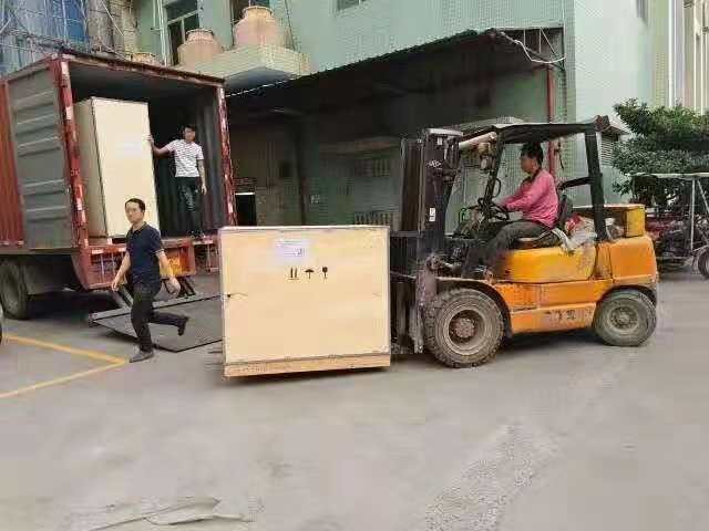 CCD Visual Bir Par&ccedil;a Yapıştırıcı dağıtım makinesi 60L tank kapasitesi 17